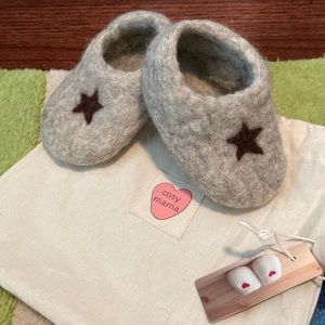 100% Organic Grey Felted Booties